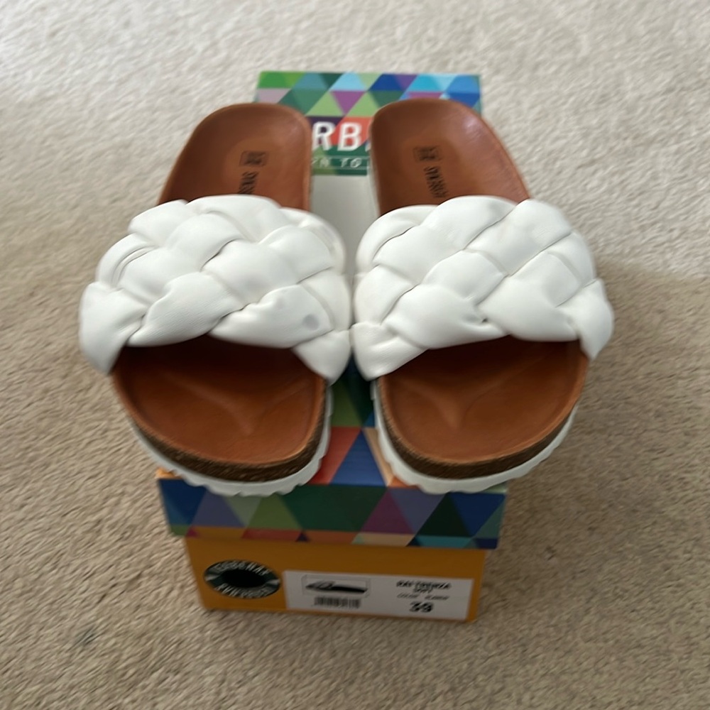 Women’s Verbenas Rai Trenza sandal; NIB; spot on top right; Sz 39